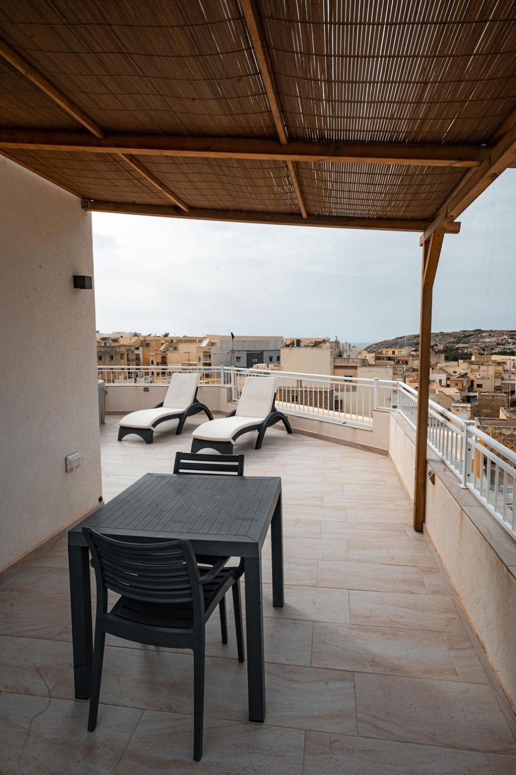 The Willows Penthouses With Jacuzzi Ghajn il-Kbira  Zewnętrze zdjęcie