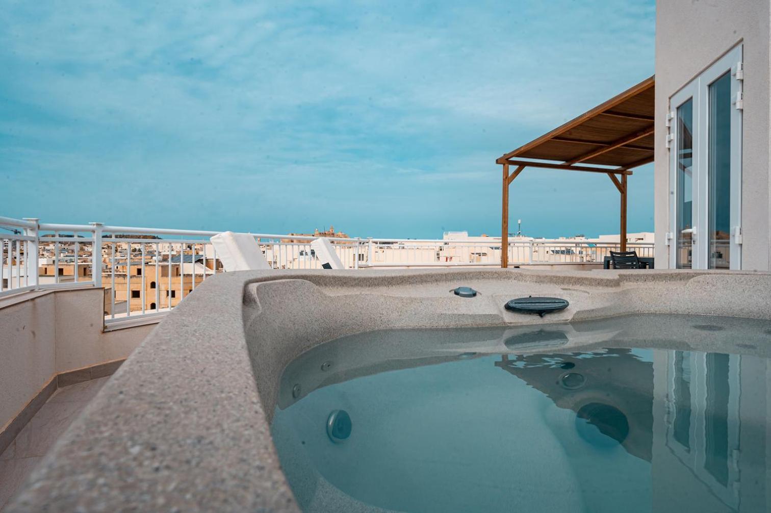 The Willows Penthouses With Jacuzzi Ghajn il-Kbira  Zewnętrze zdjęcie