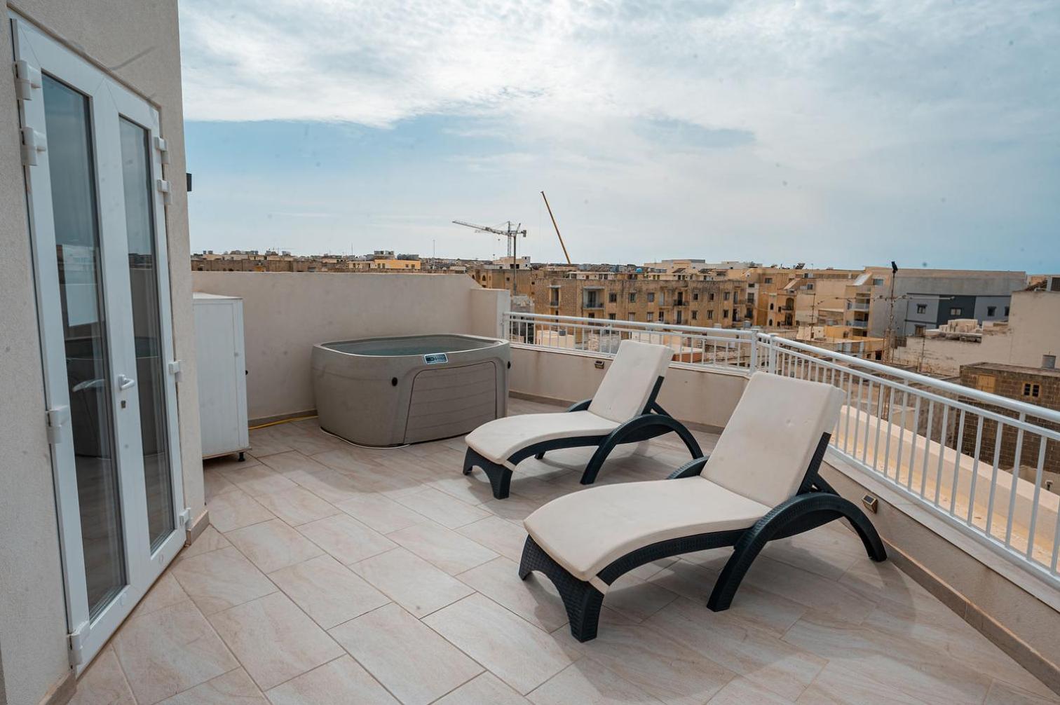 The Willows Penthouses With Jacuzzi Ghajn il-Kbira  Zewnętrze zdjęcie